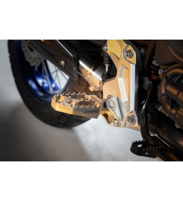 AKRAPOVIC Kit de pousa-pés em Titânio para TENERE 700 19-