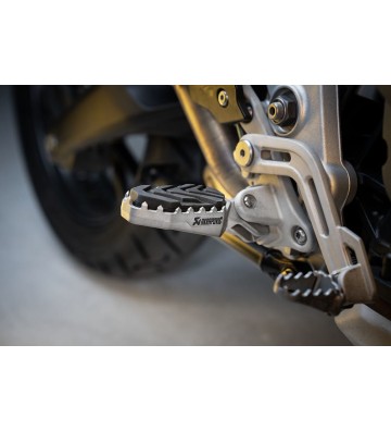 AKRAPOVIC Titanium Foot Pegs Kit for TIGER SPORT 660 24- / 800 11-20 / 850 20-24 / 900 20-24 / 1200 18-