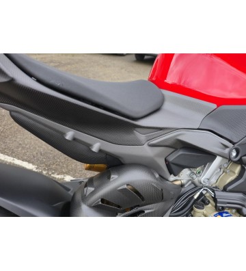 CNC RACING Carbon Rear Subframe Side Covers for DUCATI Panigale V4/S 25-26 / Streetfighter V4/S 25-26