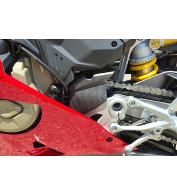 CNC RACING Carbon Front Sprocket Cover for DUCATI Panigale V4/S 25-26 / Streetfighter V4/S 25-26